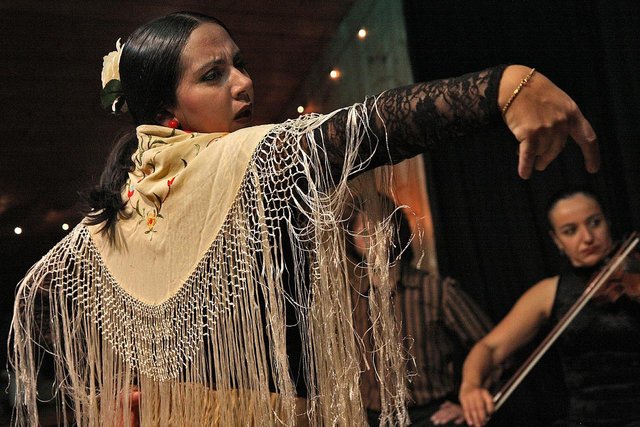 More refined details and textures increase the scene complexity as in the flamenco scene.